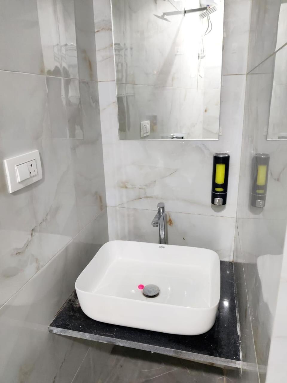 Hotel Comfy Inn Bombay Esterno foto