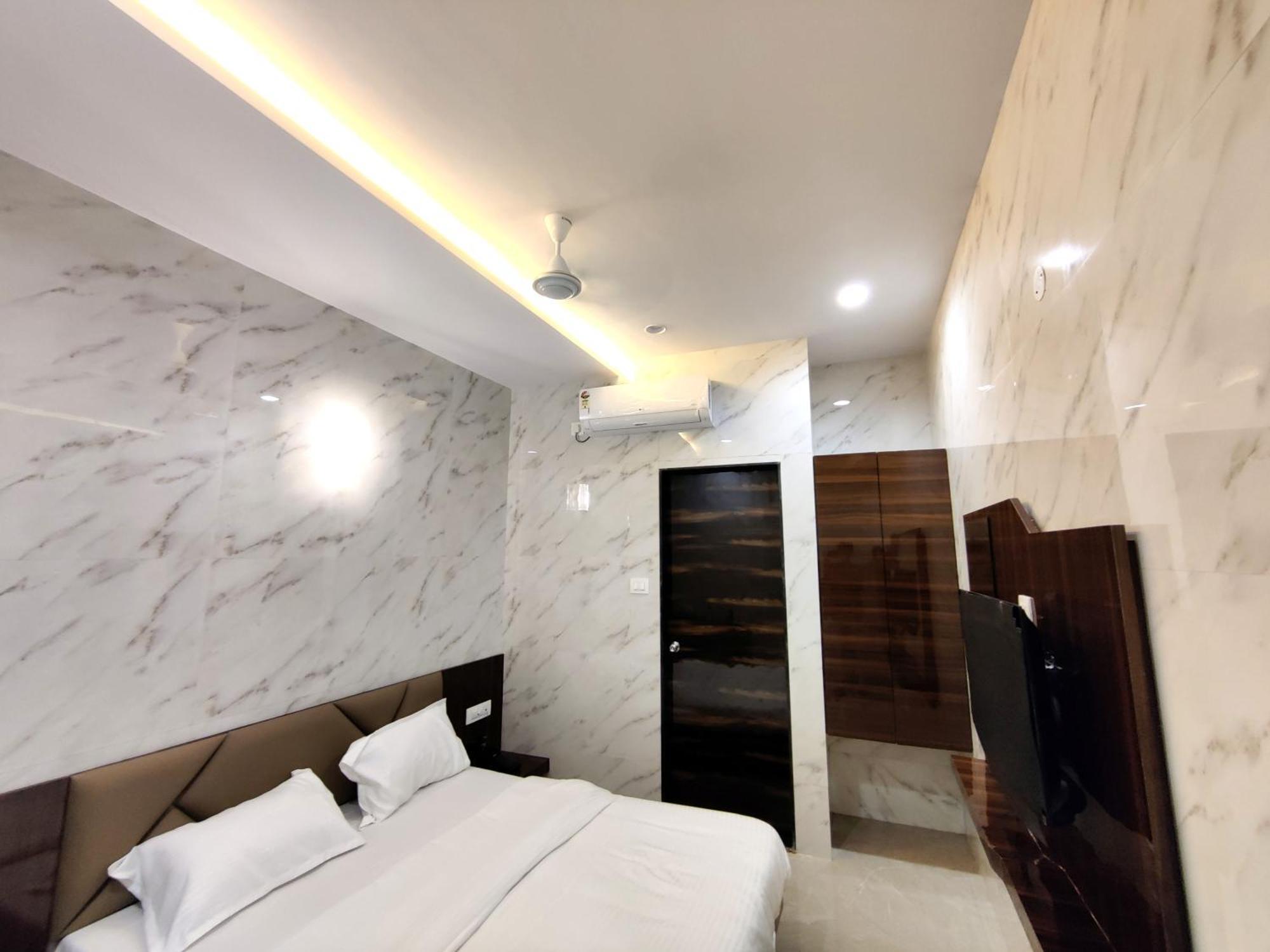 Hotel Comfy Inn Bombay Esterno foto