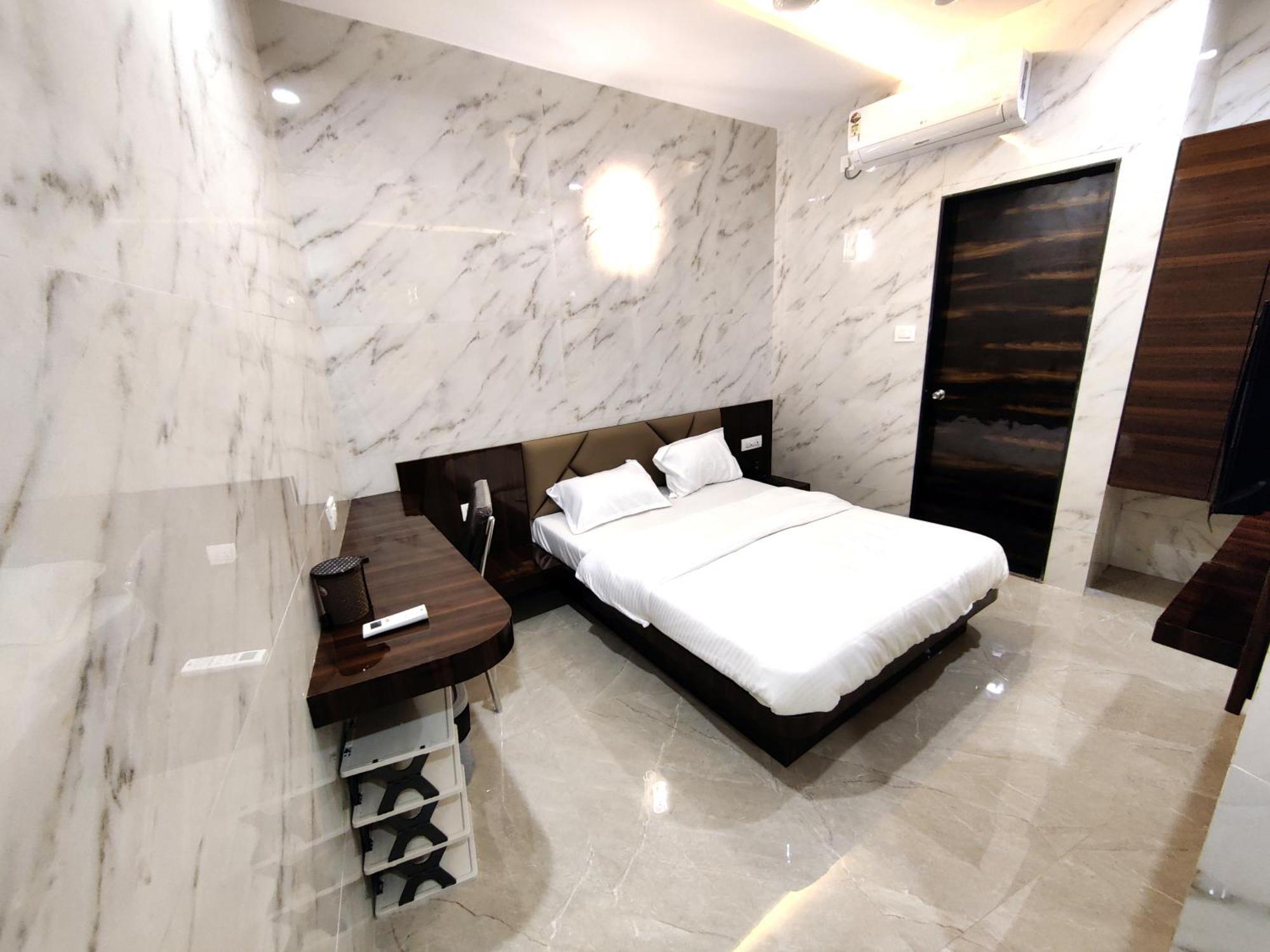 Hotel Comfy Inn Bombay Esterno foto