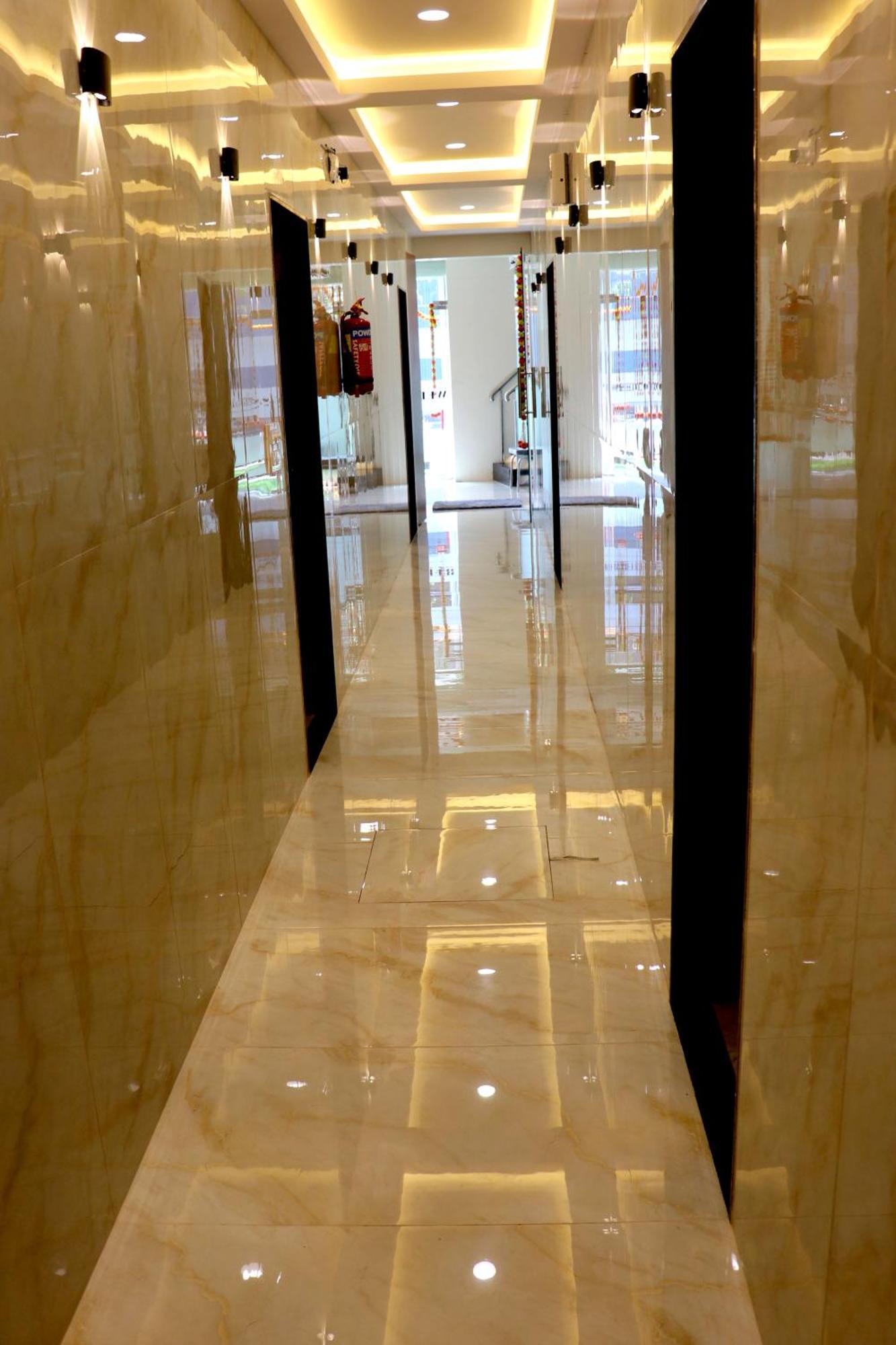 Hotel Comfy Inn Bombay Esterno foto
